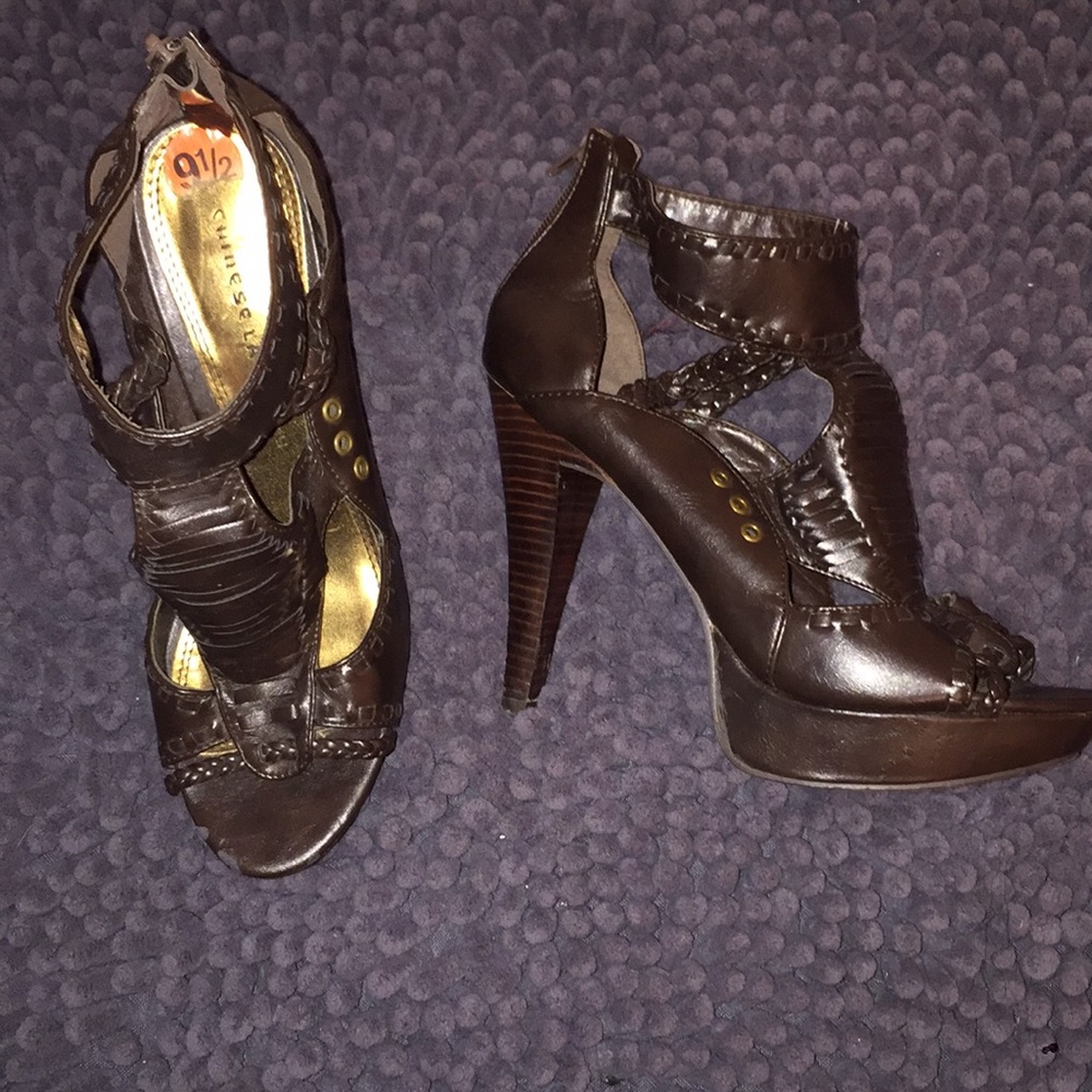 Brown Chinese Laundry open toe heels 👀